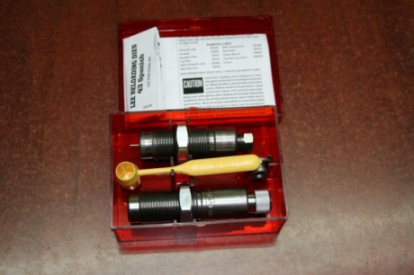 Despues de mirar en el armario, que joder lo grande que es, me he encontrado estos juegos de dies que 20