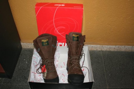 Sonara a broma, pero vendo otro par de botas chiruca del mismo modelo que el anterior, modelo scandinavia, 01