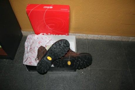 Sonara a broma, pero vendo otro par de botas chiruca del mismo modelo que el anterior, modelo scandinavia, 00