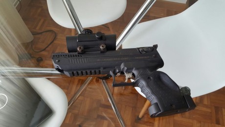 Hola
Mi amigo me encarga otra vez que ponga a la venta lo que le va quedando por pasarse a PCP.

Pistola 01