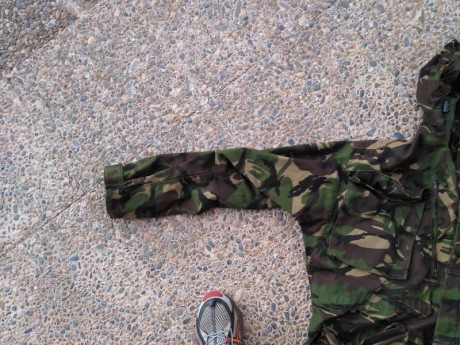 Vendo este chaqueton del ejercito ingles talla 170/96 esta usado pero en muy buen estado.
El precio es 00