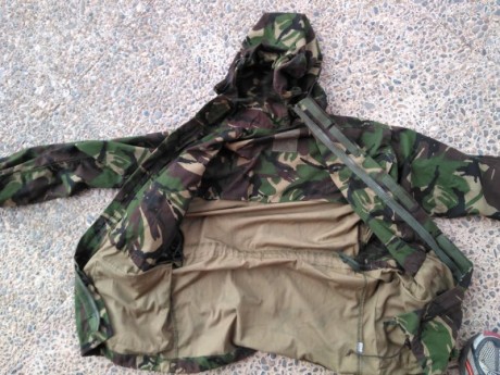 Vendo este chaqueton del ejercito ingles talla 170/96 esta usado pero en muy buen estado.
El precio es 10