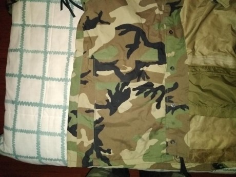Vendo este chaqueton de goretex del USMC usado pero en perfecto estado, es una talla small regular.
El 10