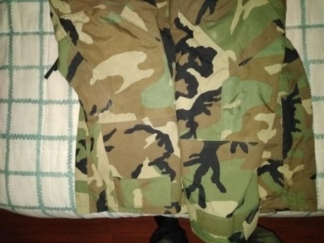 Vendo este chaqueton de goretex del USMC usado pero en perfecto estado, es una talla small regular.
El 20