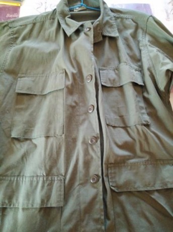Vendo esta camisa verde oliva  de cuatro bolsillo de la marca Rothco , es de algodon y de tela ripstop, 00