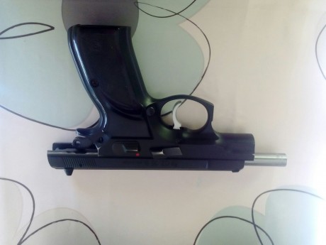 ---VENDIDA--- GRACIAS

Se vende CZ 75B 9mm pb,buen estado ,2 cargadores de 16,caja original.
240 euros 00