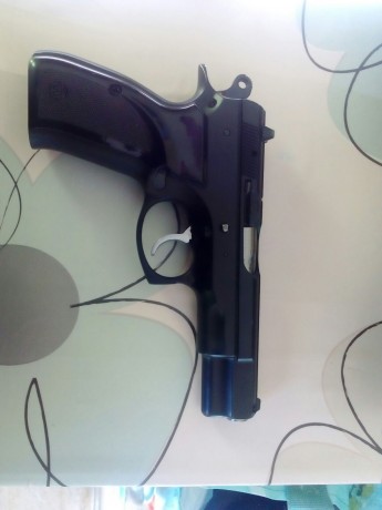 ---VENDIDA--- GRACIAS

Se vende CZ 75B 9mm pb,buen estado ,2 cargadores de 16,caja original.
240 euros 11