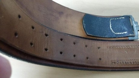 Hola compañeros:
Vendo cinto de cuero alemán de la Wehrmacht de segunda guerra mundial, totalmente original. 172