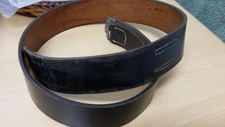Hola compañeros:
Vendo cinto de cuero alemán de la Wehrmacht de segunda guerra mundial, totalmente original. 170