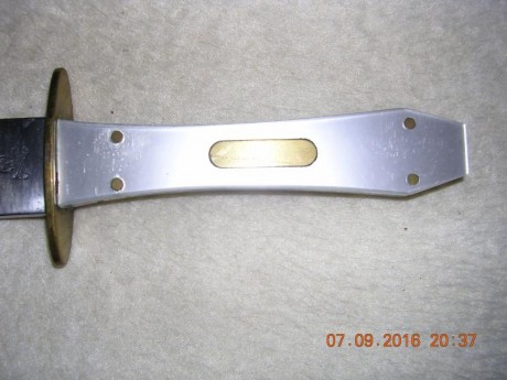 Busco cuchillo para usar en tiradas de cowboy como complemento de la vestimenta, es mas decorativo que 10