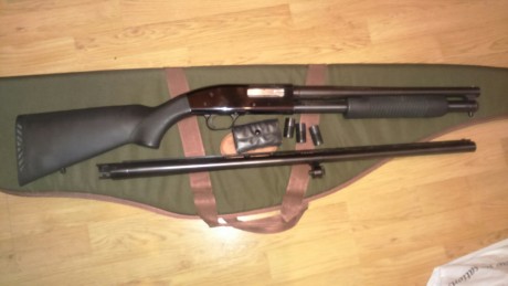 Mossberg-Maverick con dos caňones, uno corto cilíndrico y uno de caza con 4 chockes y solista ventilada.
Muy 02