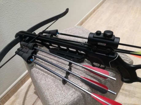 Se vende ballesta barnett 150 lb recurva con 11 flechas, tres puntas de caza mayor, cargador asistido, 00