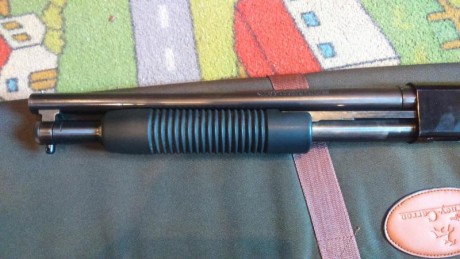 Mossberg-Maverick con dos caňones, uno corto cilíndrico y uno de caza con 4 chockes y solista ventilada.
Muy 21