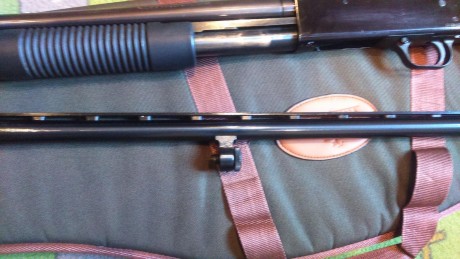 Mossberg-Maverick con dos caňones, uno corto cilíndrico y uno de caza con 4 chockes y solista ventilada.
Muy 30