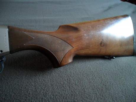 Buenas tardes

Un amigo vende esta escopeta y me ha dado el encargo de poner el anuncio. 
Se trata de 11