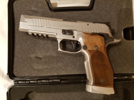 Se vende pistola Sig-Sauer X-Five Classic comprada nueva en Armeria Arminse el 21 de octubre de 2015. 02