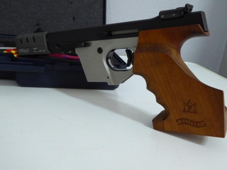 - Caja original con todos los accesorios
- Muy pocos disparos
- El arma está en Almería
- Precio incluido 01