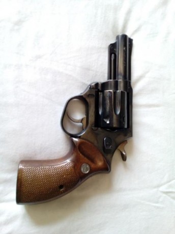 Hola. Se vende Astra Police CTG .357 Magnum con cañón de 3". Prácticamente nuevo. Está en Barcelona. 02