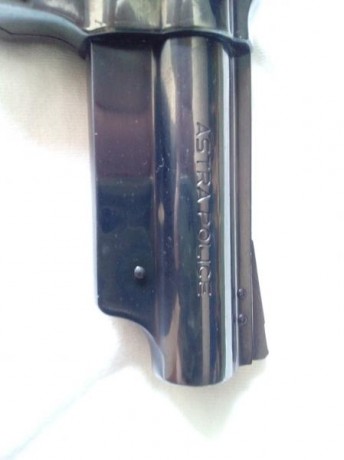 Hola. Se vende Astra Police CTG .357 Magnum con cañón de 3". Prácticamente nuevo. Está en Barcelona. 00