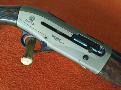 Beretta A400 Xplor Action del calibre 28/70.
Cañón de 66 cm.
Polichoques */***/*****.
Cuñas de culata 02