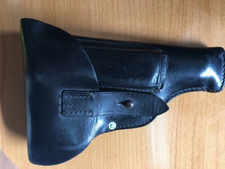 Se vende funda original de Pistola Máuser 1934 en muy buen estado de conservación, está fabricada en BERLÍN 01