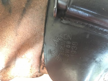 Se vende funda original de Pistola Máuser 1934 en muy buen estado de conservación, está fabricada en BERLÍN 00