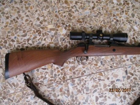 Se vende rifle de cerrojo Voere en calibre 30-06. Bien cuidado de maderas y pavon. Rifle muy preciso.Equipado 02