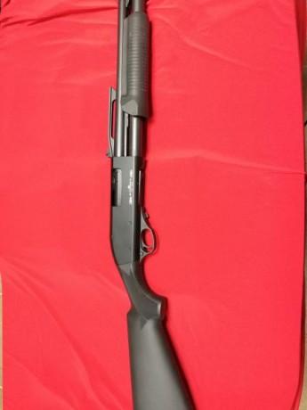 Buenas compañeros. 
Aquí os presento mi Stinger Tactical de corredera.  Una escopeta del calibre 12/76 00