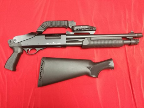 Buenas compañeros. 
Aquí os presento mi Stinger Tactical de corredera.  Una escopeta del calibre 12/76 32