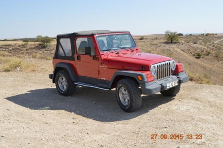 Hola compañeros, vendo mi Jeep Wragler 
Perfecto estado, el coche funciona perfectamente. Tiene la parrilla 02