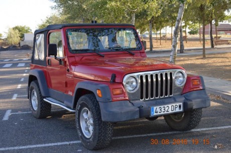 Hola compañeros, vendo mi Jeep Wragler 
Perfecto estado, el coche funciona perfectamente. Tiene la parrilla 01