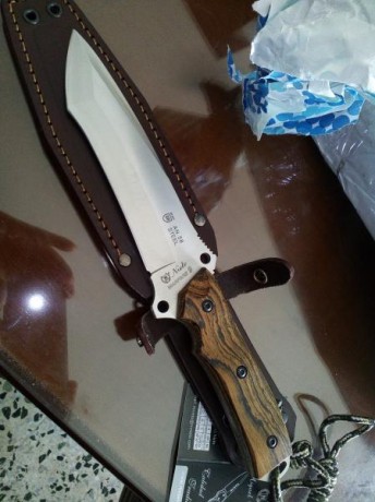 Buenas tardes compañeros,he estado mirando un cuchillo de acero al carbono y he visto de la marca Marto 50