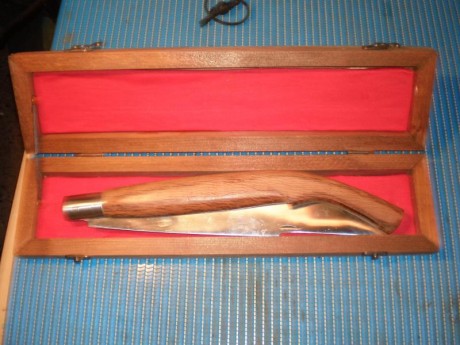 Vendo navaja artesana saez, de las gigantes no se exactamente si es Albacete o la típica de Don Benito, 00