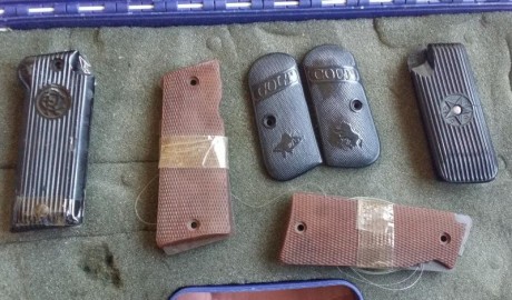 vendo cachas para las siguientes armas. contesto por privado
astra 400 - Una de las cachas con ligera 00