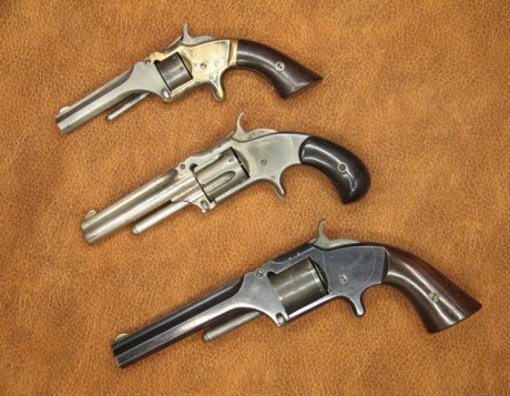 .
 Son los Modelos Nº 1, Nº 1 ½ y Nº 2. Todos originales Smith & Wesson y todos de  época. Muy buen 00