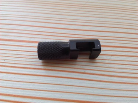 Vendo prolongador lateral de martillo nuevo sin estrenar,vale para martillo tanto de palanqueros como 01