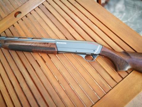 Hola a todos, vendo una repetidora Winchester Sx3. Acabados.gris mate, y  nogal acabado al.aceite. Esta 00