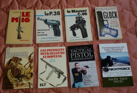 Vendo estos libros. comprando tres o mas gastos envio gratis. contesto por privado
FAL rifle casi 1000 01