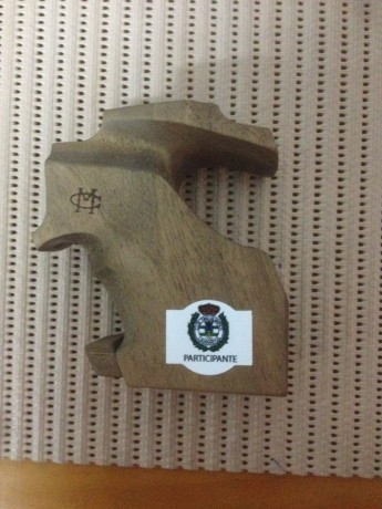 Cacha cesare morini para  FWB P40, P34, 103, P56 y P58 en talla XS. Impecable, sin retocar.
Es un guante.
Precio 00