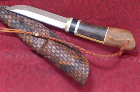Un par de fotillos de mi última adquisición: un skinner utilitario artesanal adquirido cerquita de Logroño 101