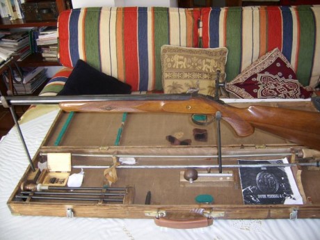 Vendo Rifle Creedmoore Macht 45 sin los accesorios. 750 € portes a medias.

Rifle de avancarga de precisión 12