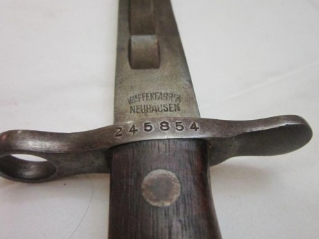 Buenas tardes, un compañero me ha pedido que le ponga a la venta unas bayonetas, pero de las que me ha 122