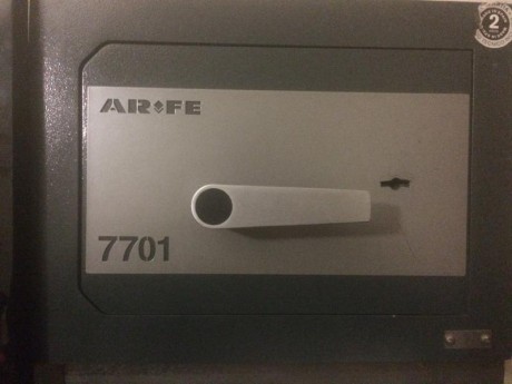 vendo armero marca arfe para 5 armas cortas
450€ 00