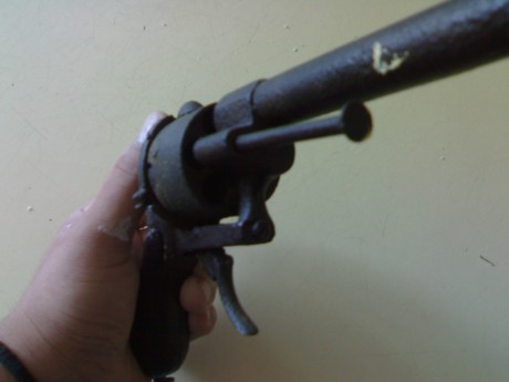 Hola, el otro dia me encontre esto colgado de una la paded y ni marca ni modelo, con la capa de oxido 30