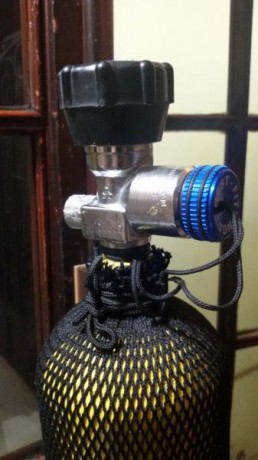 Hola vendo esta botella de buceo de 3 litros y 300 Bar retimbrada hasta 7/17 con estación de carga DIN 12