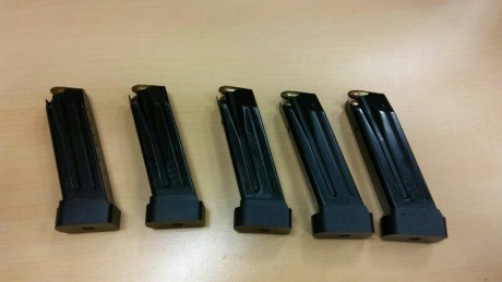 VENDO TACON +3 PARA:
- CARGADOR GLOCK
- CARGADOR HK USP COMPACT 30