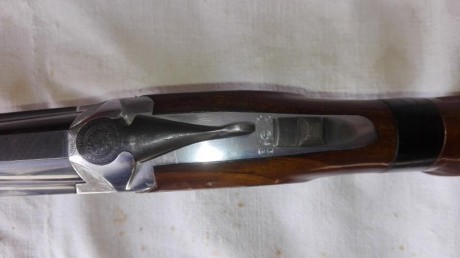 Vendo escopeta de tiro al plato o pichon cal 12 superpuesta cañon de 75  y selector de tiro marca kromson-s 02