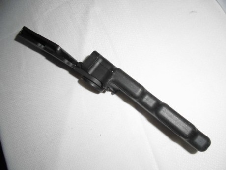 Hola compañeros,quiero hacerme con un Phrobis,que opinion teneis de este cuchillo?
Gracias por vuestra 110