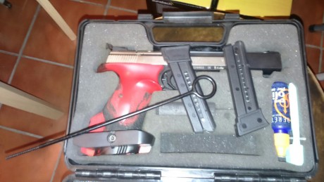 Hola.

Un compañero me pide que le ayude a anunciar la venta de su Hammerli del .22LR.

Esto es lo que 01