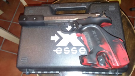 Hola.

Un compañero me pide que le ayude a anunciar la venta de su Hammerli del .22LR.

Esto es lo que 11